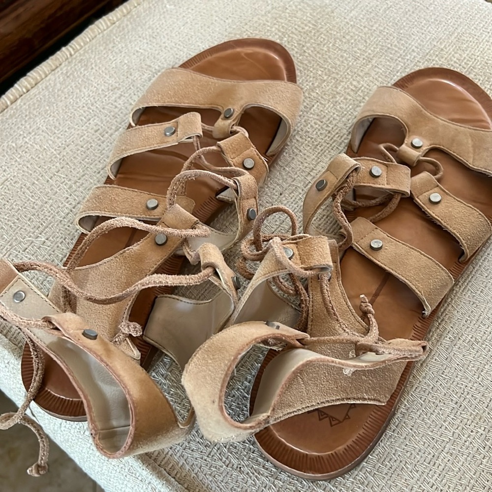 Dolce Vida lace up flats size 8-8.5